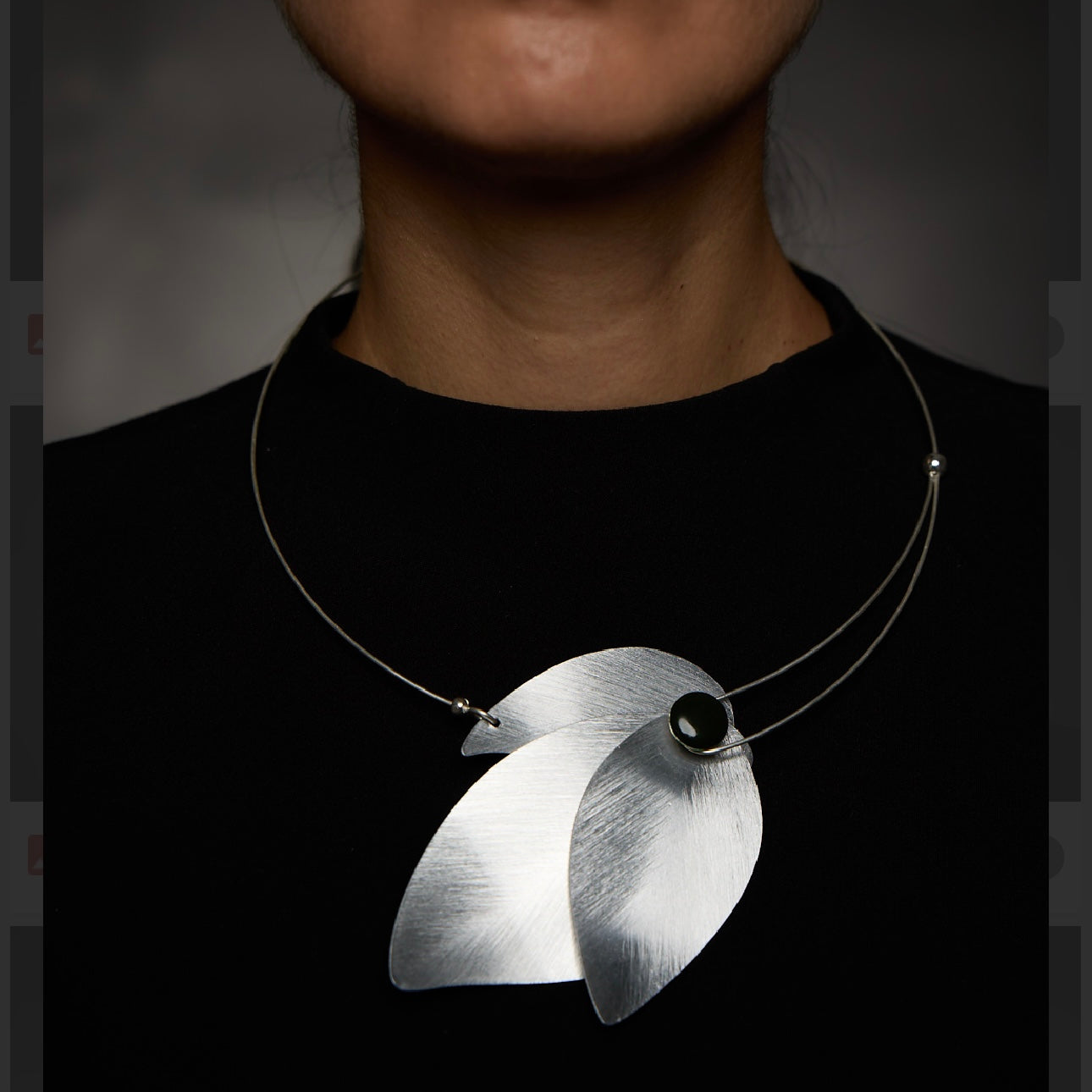 FICA 3 Lovely 3 leaf grouping with Front Closure Necklace