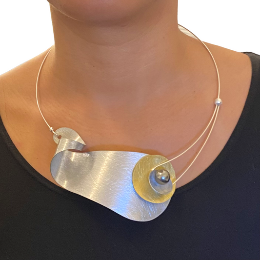 GEOMETRIC STUDIES | BRUSH Wavy Metal Statement Necklace Front Closure with Jade