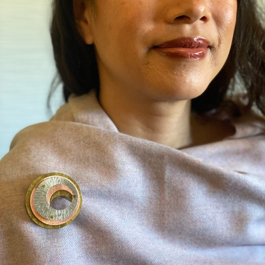 EVERYDAY | SWIRL Mixed Metal Raised Brooch