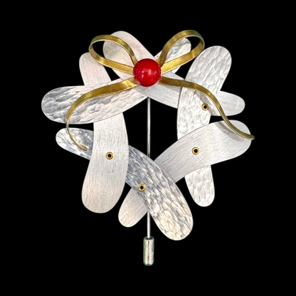 HOLIDAYS | Limited Edition Holiday Wreath Pin