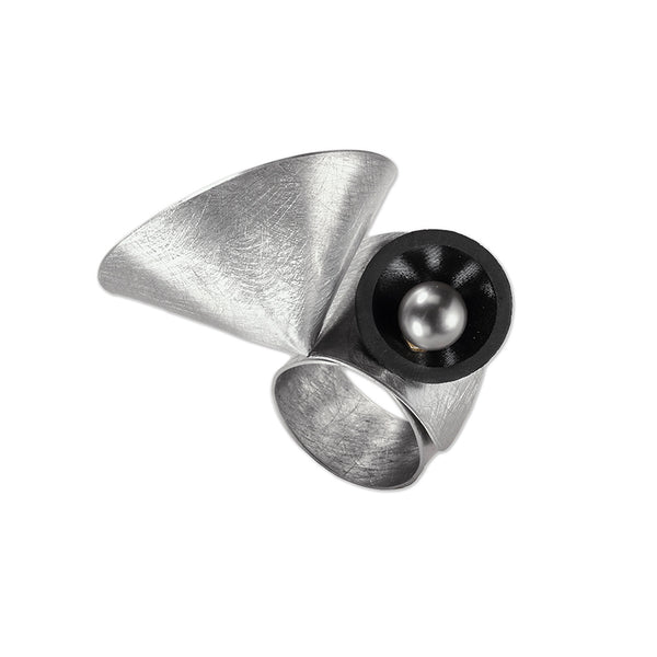 VOLUME Elegant Cross Finger Comfortable Adjustable Ring from the SOUND Collection with Recycled Record Vinyl and Simulated Pearls